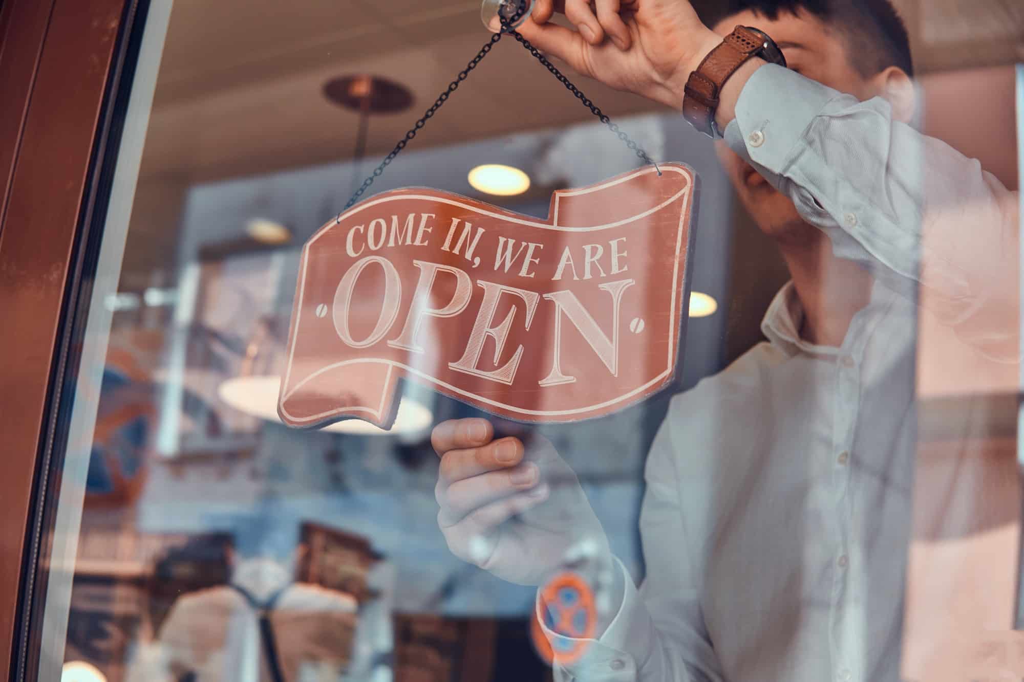 Pourquoi opter pour une plaque professionnelle personnalisée?